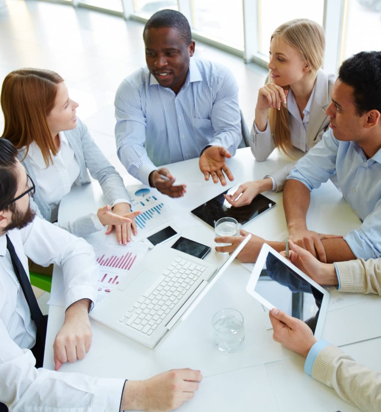 Hive Talent consultant discussing workplace culture and employee experience with a client team