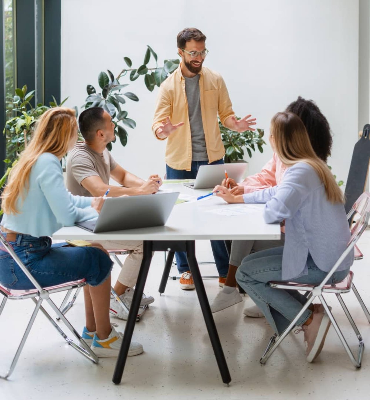 Hive Talent team embedding a people experience strategy alongside a client's leadership team